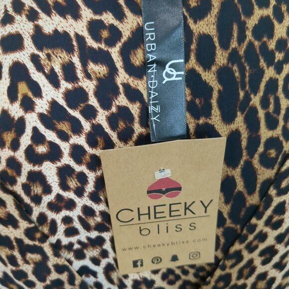 Urban daisy cheetah print body suit small new with tags - Picture 5 of 6